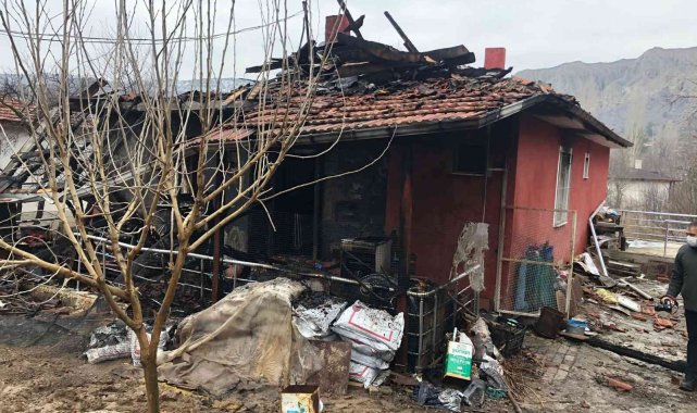 Misafir olarak gittiği evde çıkan yangında öldü