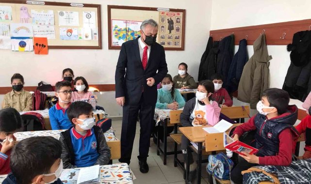 Müdür Gönen, öğrencilerle bir araya geldi