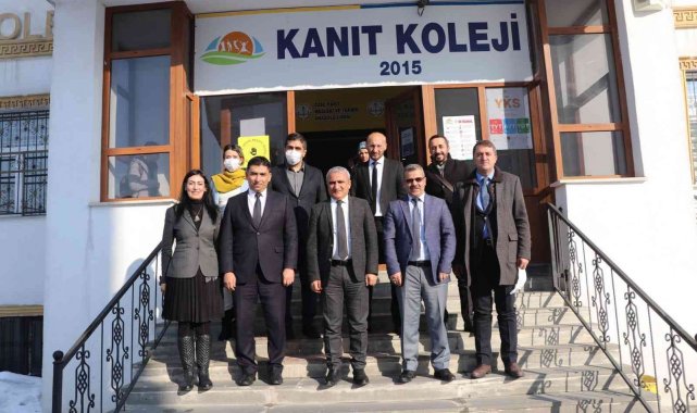 Müdür Gür'den PISA'da Hakkari'yi temsil edecek okula ziyaret