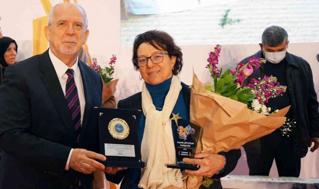 Muğlalı kadın çiftçi bilgi yarışmasında birinci oldu