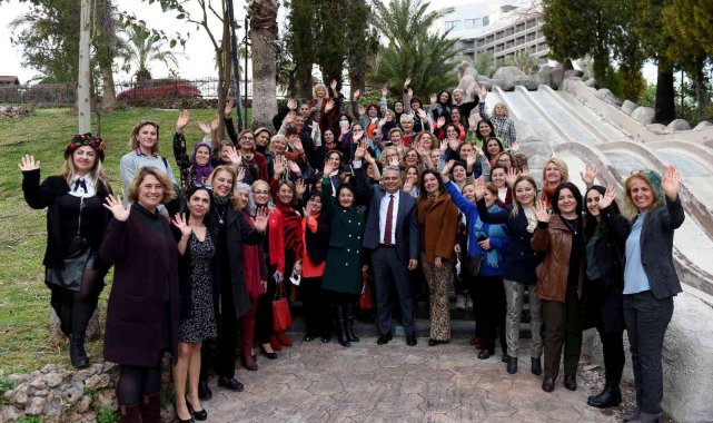 Muratpaşa Belediyesi 8 Mart'ta mor şemsiye ile yürüyecek