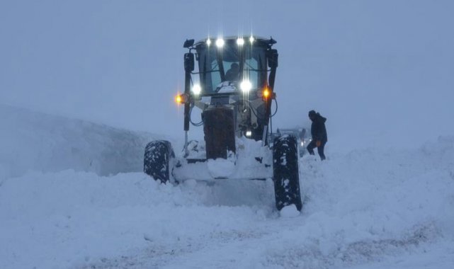 Muş'ta 111 köy yolu ulaşıma kapandı