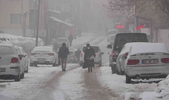 Muş'ta 37 köy yolu ulaşıma kapandı