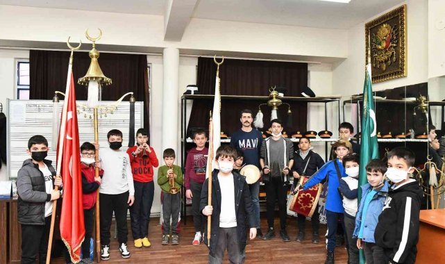 Mustafakemalpaşa'nın çocuk mehteranları