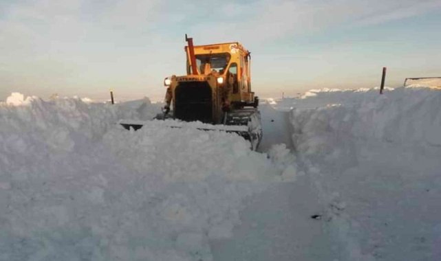 Mut'un yüksek kesimlerinde karla mücadele