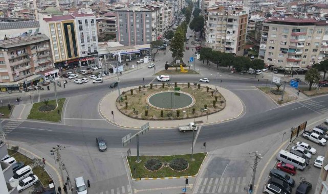 Nazilli'de kavşak ve refüjler yenileniyor