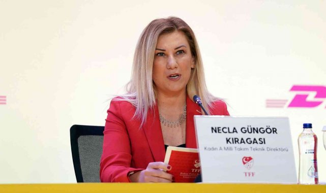 Necla Güngör Kıragası: "Kadın futbolunun yıllar önce hayal ettiği durumu yaşıyor olmaktan mutluyuz"