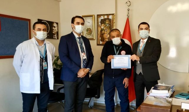 O, ne cerrah ne de doktor ancak hastanede en çok sevilen tanınan bir kişi oldu