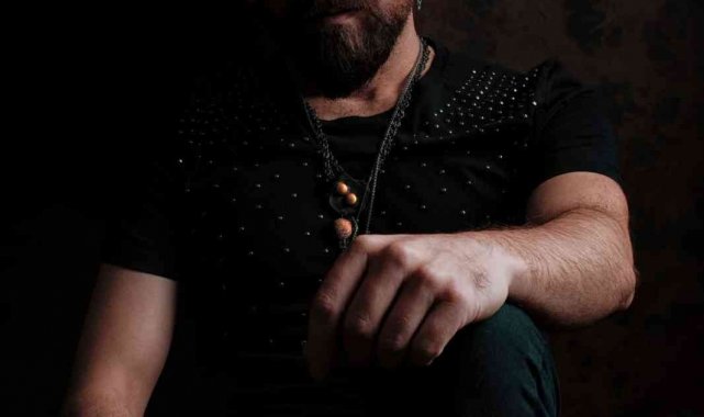 Ödüllü şarkı &#039;İnci küpe&#039; 10 Şubat&#039;ta tüm dijital platformlarda yayında