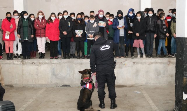 Öğrenciler, jandarma ile birlikte müzeyi gezdi