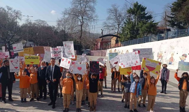 Öğrenciler kan bağışının önemine dikkat çekti