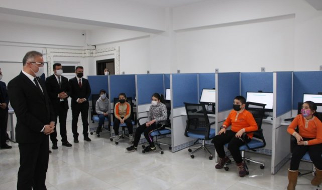 Öğrencilere ve kursiyerlere teknolojik kolaylık, "E-sınav merkezi"