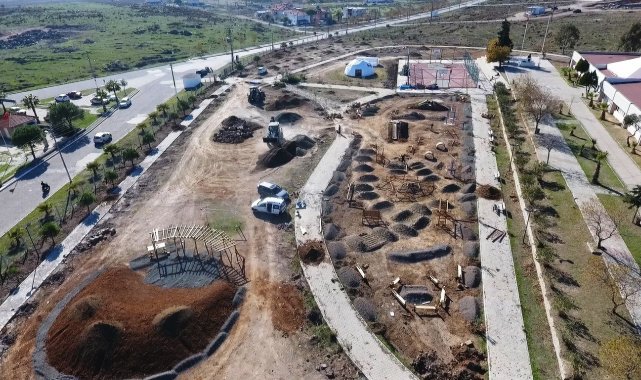 Okul bahçesinde hem meyve üretecekler hem de eğitim görecekler