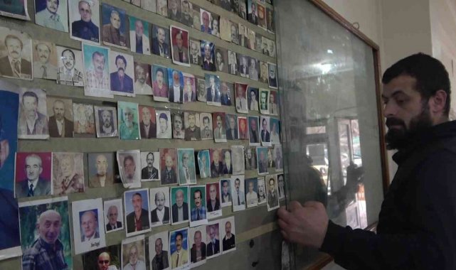 Ölenlerin fotoğrafı 40 yıldır bu çay ocağında toplanıyor