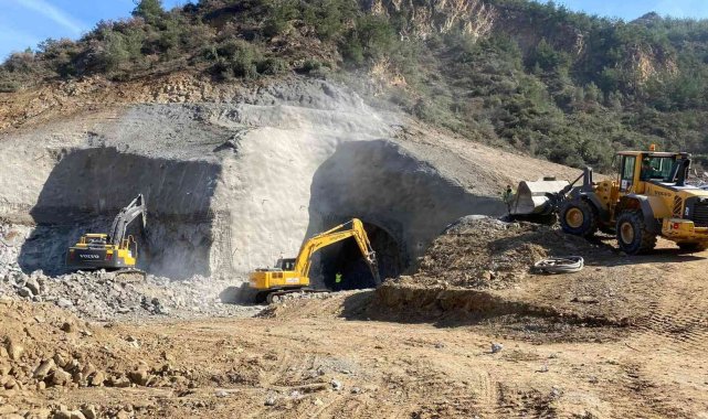 Osmaneli-Yenişehir-Bursa-Bandırma YHT hattı çalışmaları son sürat devam ediyor