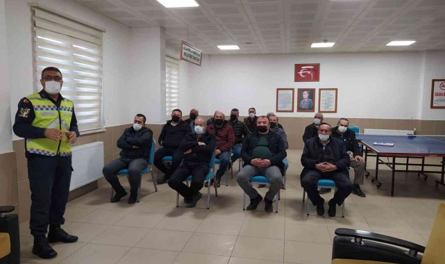 Osmaneli'nde taşımalı servis şoförlerine jandarmadan eğitim