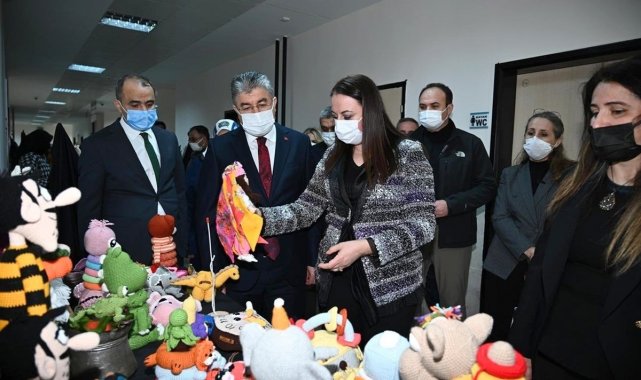 Osmaniye'de kursiyerler el emeği göz nuru ürünlerini sergiledi