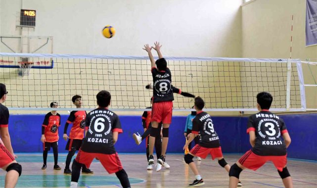 Osmaniye'de okul sporları voleybol yarı final müsabakaları başladı