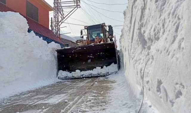 Osmaniye&#039;nin yüksek kesimlerinde karla mücadele sürüyor