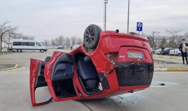 Otoparkta kazaya karışan otomobil takla attı