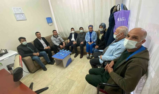 Öz Sağlık İş Sendikası Diyarbakır Şube Başkan Aküzüm, sendika üyeleriyle bir araya geldi