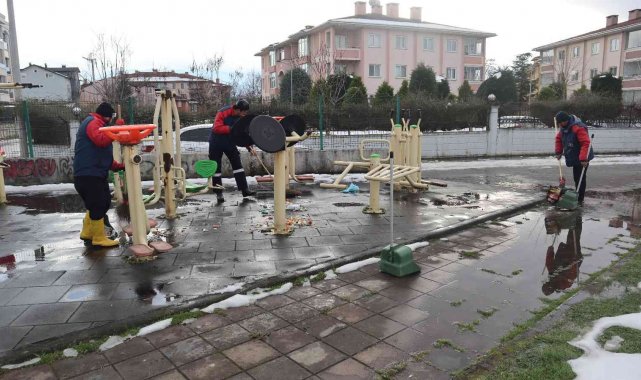 Parklar çocuklara hazırlanıyor