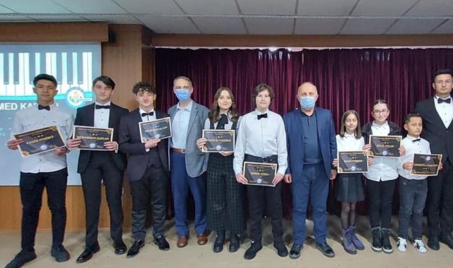 Piyano resitali sundular