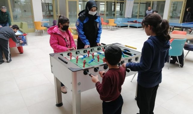 Polis hem bilgilendirdi hem eğlendirdi