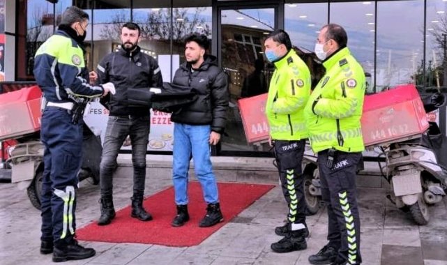 Polislerden kuryelere bilgilendirme yapıldı