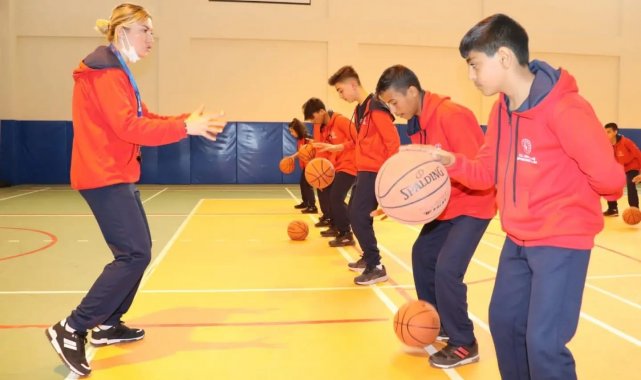 &quot;Biz Bir Takımız&quot; diyerek kendilerini geliştiriyorlar