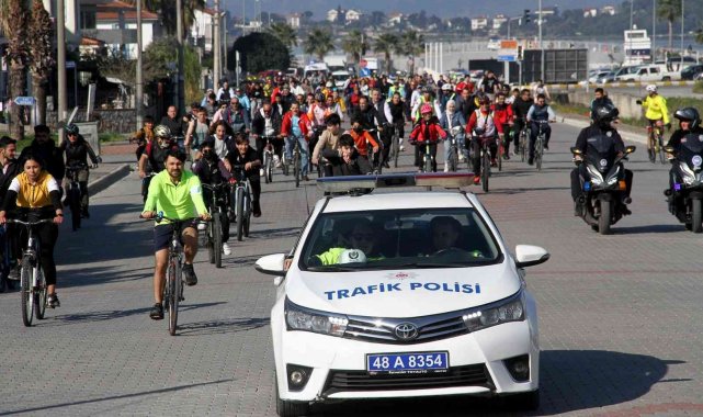 "Karbon Yakma Yağ Yak" sloganıyla 150 bisikletli pedal çevirdi