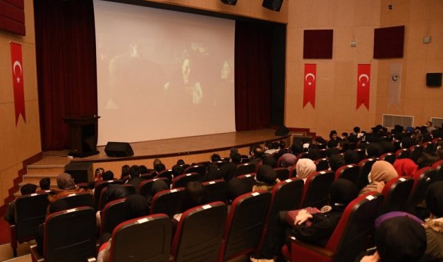 "Kesişme: İyi ki varsın Eren" filmi üniversitede gösterildi