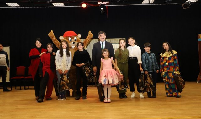 "Pıtırcık" adlı çocuk oyunu izleyicilerden tam not aldı