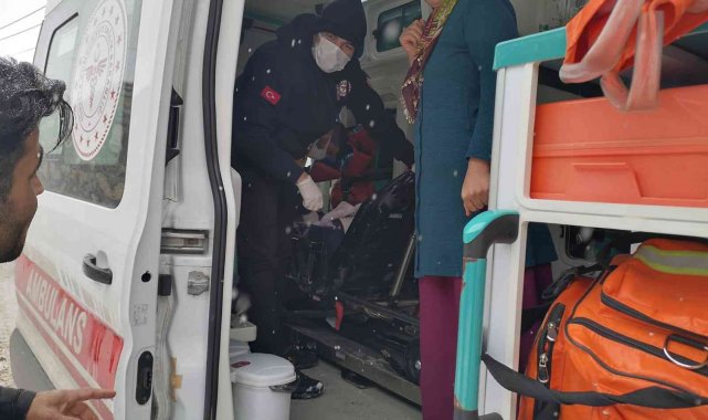 Rabia bebek, 4 saatlik yol açma çalışmasından sonra hastaneye ulaştırıldı