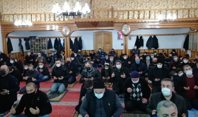 Regaip Kandili Posof'u aydınlattı