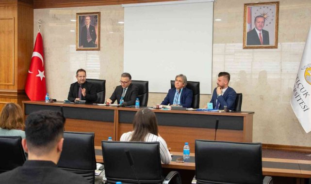 Rektör Aksoy: "Önceliğimiz öğrencilerimizin geleceğini düşünmek"