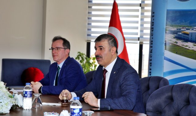 Rektör Çiftçi; "Bizim bulunduğumuz kurumlarda var olma sebebimiz insan yetiştirmek ve insana hizmet etmektir"