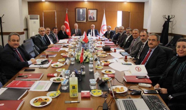 Rektör Çomaklı, ÜAK yönetim kurulu toplantısına katıldı