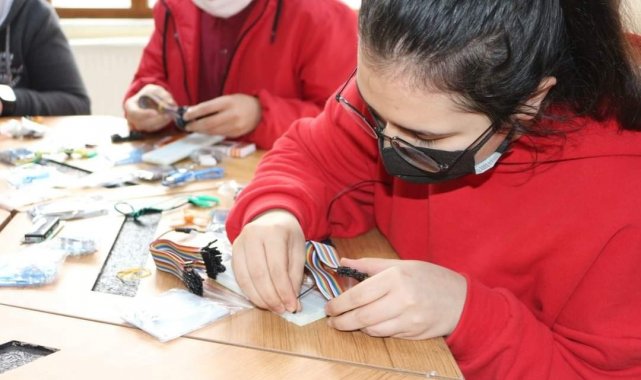 Robotik kodlama sınıflarına teknolojik donanım