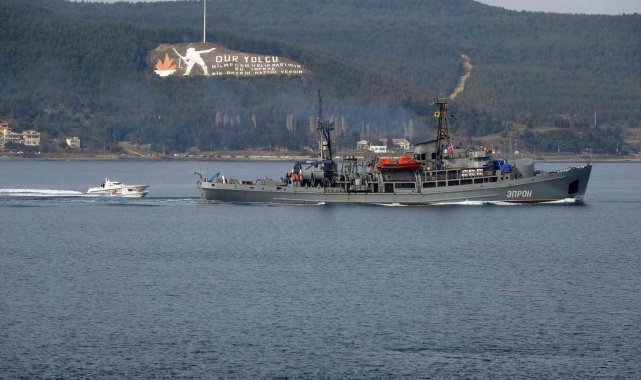 Rus askeri kurtarma gemisi 'Epron' Çanakkale Boğazı'ndan geçti