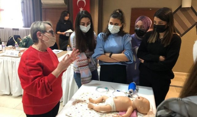 Sağlık çalışanlarına 'Yenidoğan Canlandırma Programı Uygulayıcı Eğitimi'
