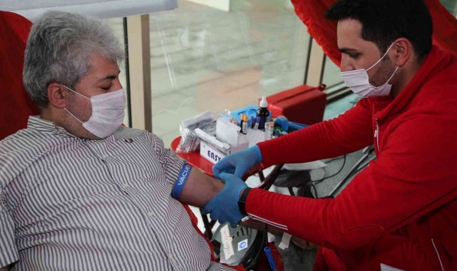 Sağlık çalışanlarından örnek davranış