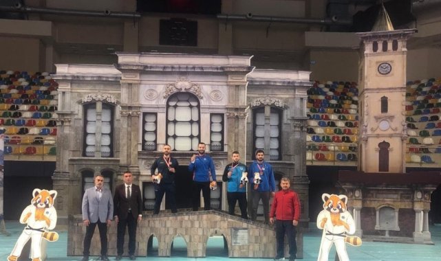 Sakarya Büyükşehir sporcuları Kocaeli'de kürsüye çıktı