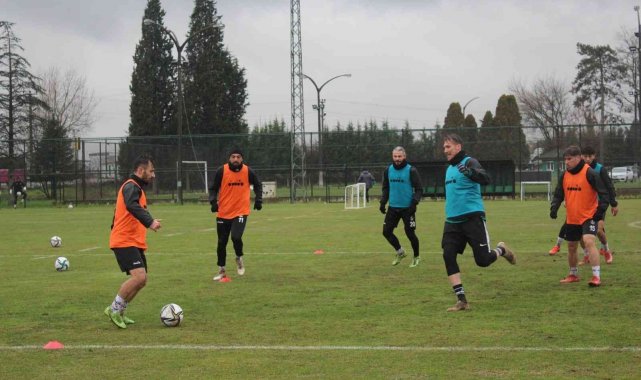 Sakaryaspor, 48 puanla liderliğini koruyor