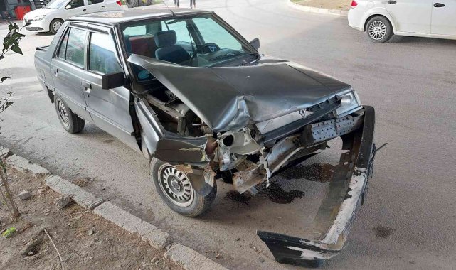 Samsun'da iki otomobil çarpıştı: 1 yaralı