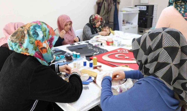 Şanlıurfa'da anneler öğreniyor çocuklar eğleniyor