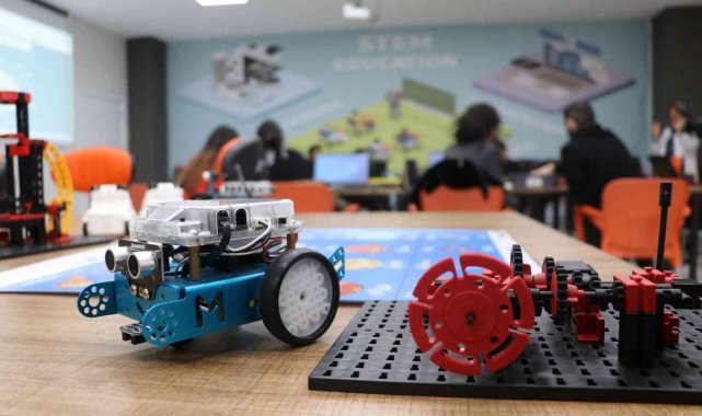 Şanlıurfa'da gençler robotik kodlama öğreniyor