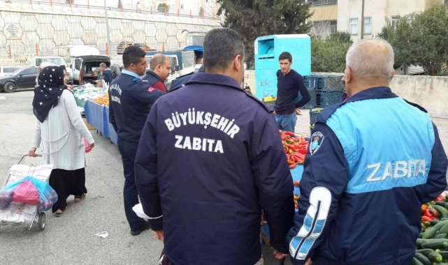 Şanlıurfa'da kurallara uymayan 24 pazarcı esnafına ceza yazıldı