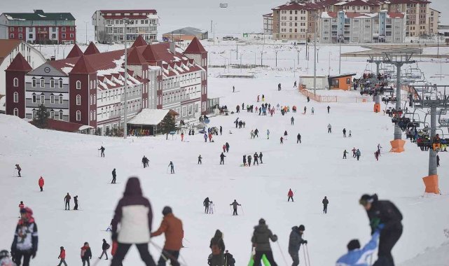 Sarıkamış Cıbıltepe Kayak Merkezi cıvıl cıvıl