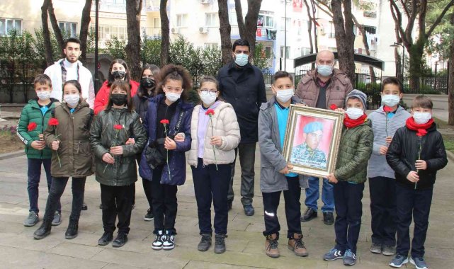 Şehidin ismini taşıyan okulun öğrencileri 30. yılında şehidi unutmadılar